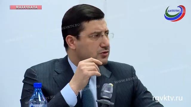 Первый вице-премьер Дагестана Гаджимагомед Гусейнов ответил на вопросы студентов смотреть онлайн