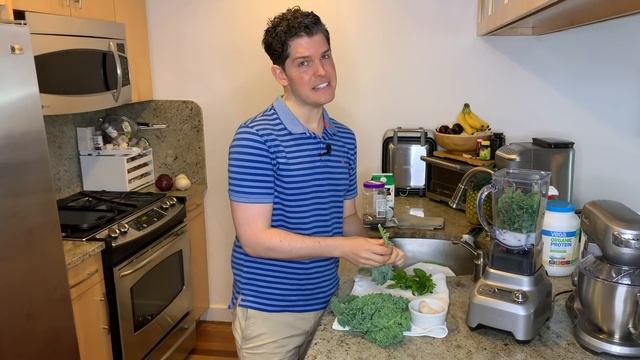 How to Make a Superfood Green Smoothie that Tastes Good! Nutritarian & Vegan смотреть онлайн
