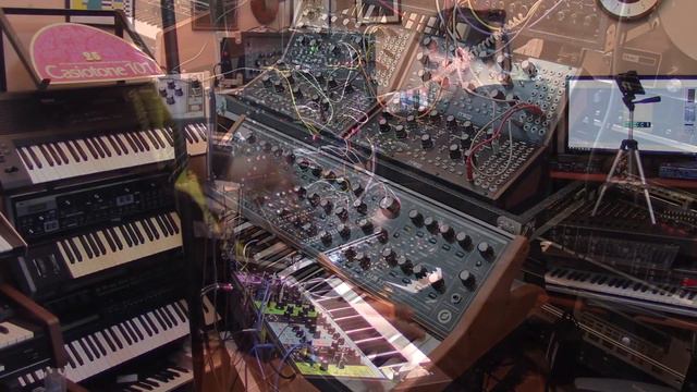 Dante Gonzales - Electronic Improvisation 1 (Atomosynth / Moog) смотреть онлайн