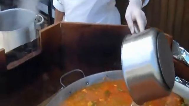 How To Make The Perfect Paella!