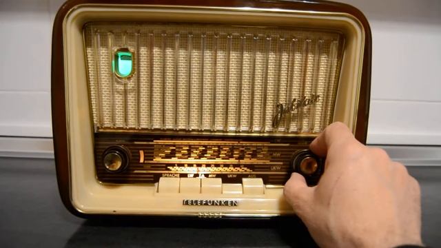 TELEFUNKEN JUBILATE 7S смотреть онлайн