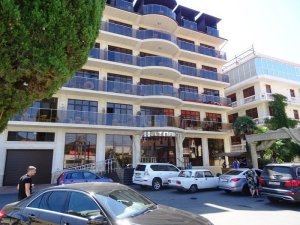 Отдых в Лазаревской частный сектор. Отели с бассейном в центре Лазаревской. «Атлант» отель