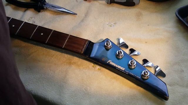 Fernandes Explorer Bass BXB-55 1985 Restauration part 1 of 2 смотреть онлайн