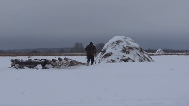 Снова возим сено.Возим на 2 тракторах. 1 часть. смотреть онлайн
