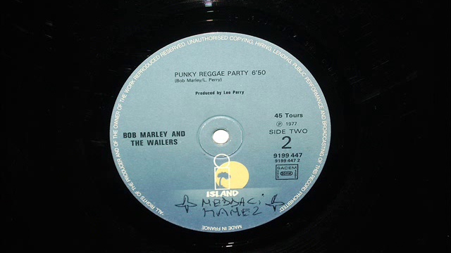 BOB MARLEY & THE WAILERS - PUNKY REGGAE PARTY смотреть онлайн