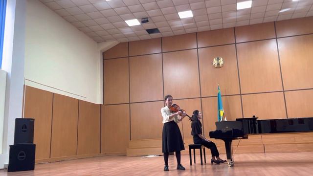 Пана Аккамар. Струнное отделение-скрипка. Старшая группа. А.Хачатурян Концерт. 2,3 части. смотреть онлайн