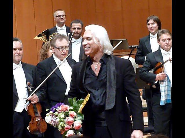 Дмитрий Хворостовский Аплодисменты и цветы после концерта смотреть онлайн