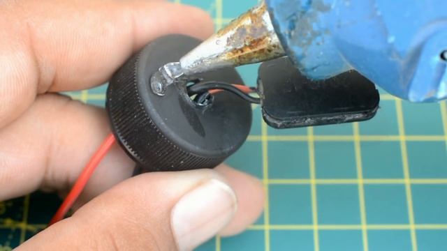 How to Make a Emergency Mobile Phone Charger Using 9 Volt Battery at Home | Power Bank shopgoodwill смотреть онлайн