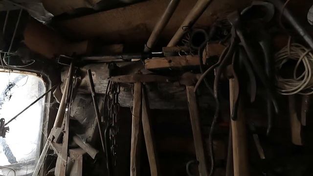 Клондайк у соседа. Зимняя сказка.Новая табуретка. смотреть онлайн