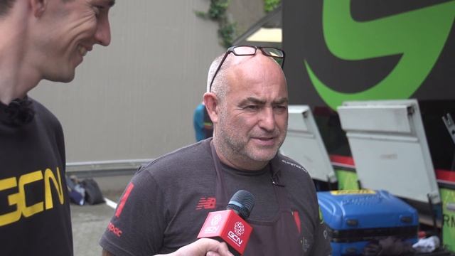 Tour De France 2017 - Worst Jobs For A Cycling Team Mechanic смотреть онлайн