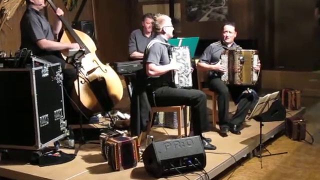 1,2 oder 3000 Jahre Manuel Stix (Zillertaler Haderlumpen), quartett waschächt смотреть онлайн