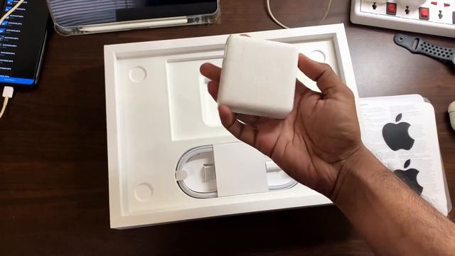 M1 Pro MacBook Pro 14 inch - Unboxing смотреть онлайн