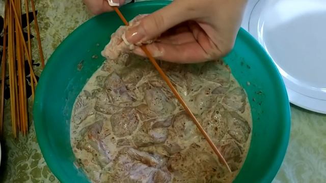 ШАШЛЫК В ДУХОВКЕ ИЗ КУРИЦЫ.ШАШЛЫК НА ШПАЖКАХ смотреть онлайн