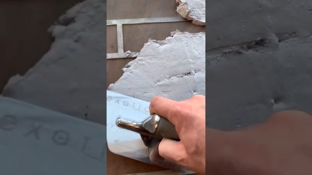 Любимые многими ,декоративные кирпичики с помощью трафарета