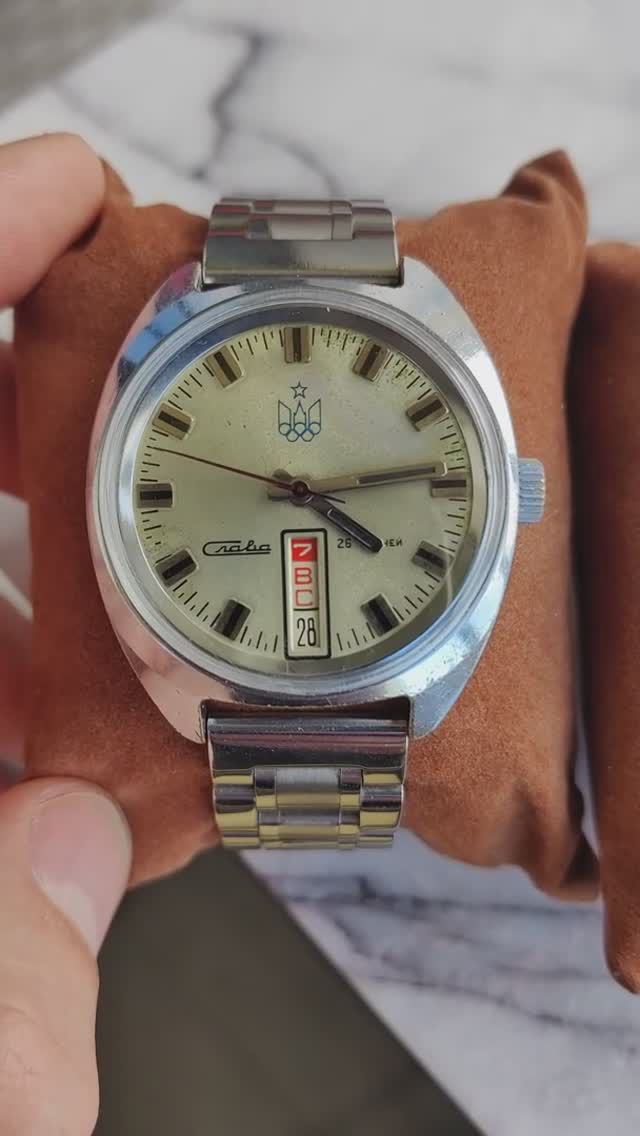 Редкие часы Слава "Олимпиада 80" с вертикальным календарем смотреть онлайн