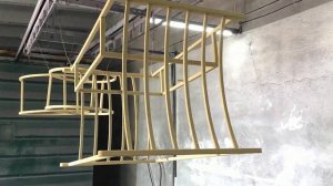 Покраска металлической мебели лофт в золото