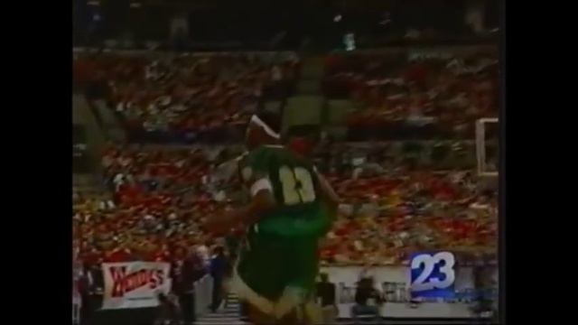 2002-03 Cleveland Cavaliers Not Impressed by LeBron James (News Report) смотреть онлайн