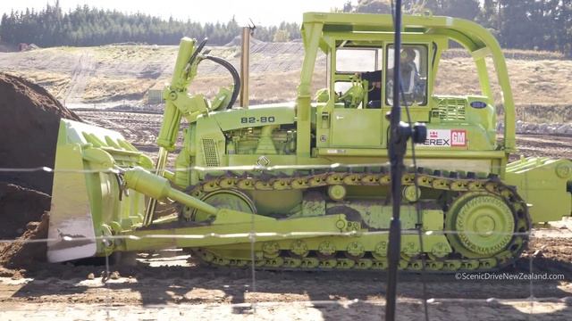 Terex 82-80 Bulldozer working смотреть онлайн