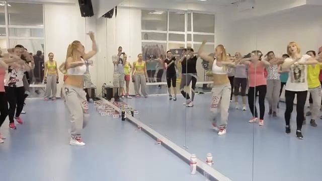 Делаем тело! Мастер-класс по zumba fitness (часть 1) смотреть онлайн