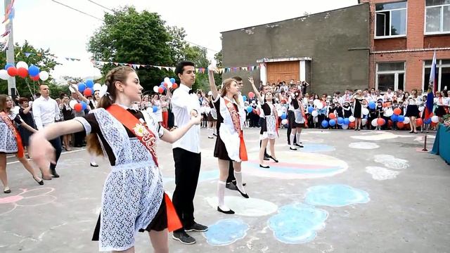 Студия "Кармен" на "Последнем звонке" в школе № 77 смотреть онлайн