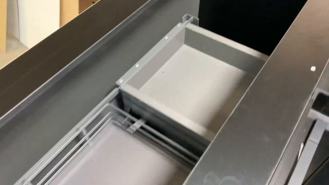 Кухня из Фанеры с Фасадами из AGT. Магический угол: FlyBOX VIBO. Карго 200мм графит Galaxy VIBO