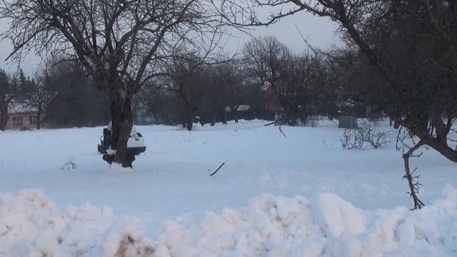 Парковка бурана в Дырчика, в Тарусе :) смотреть онлайн