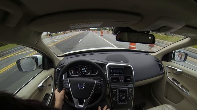 2015 Volvo XC60 T5 Drive E Tech Pack drive demo смотреть онлайн