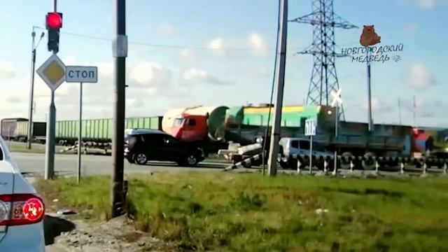 Поезд без тормозов. Резко остановить поезд НЕВОЗМОЖНО. Железнодорожный переезд ошибок не прощает (( смотреть онлайн