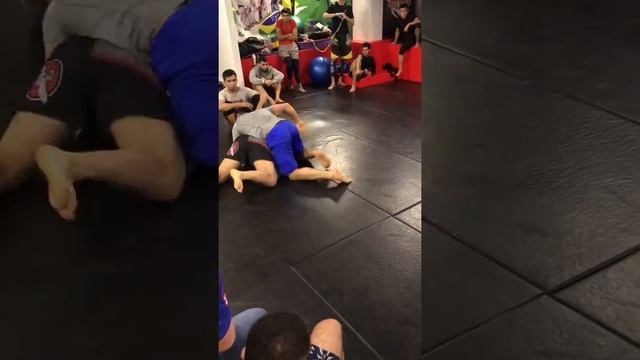 Мощная Борьба двух тяжей . ММА Грэпплинг смотреть онлайн