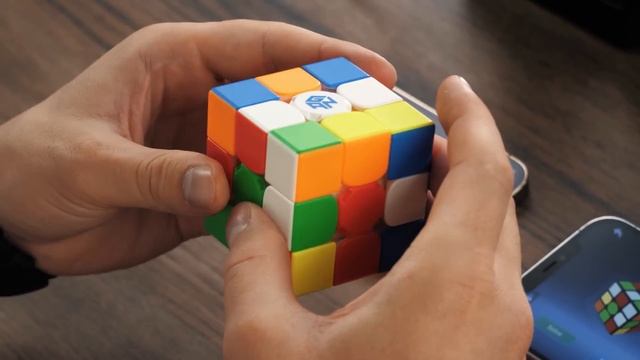 What robot can solve Rubik`s cube faster? смотреть онлайн