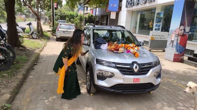 Taking delivery of Renault Kwid from Unnati Renault showroom Nashik смотреть онлайн