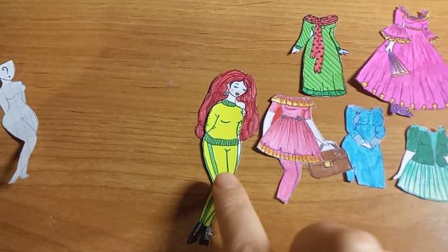 ДЛИННЫЕ ВОЛОСЫ И ОДЕЖДА? КАК ЕЙ ИГРАТЬ? Бумажные куколки! смотреть онлайн