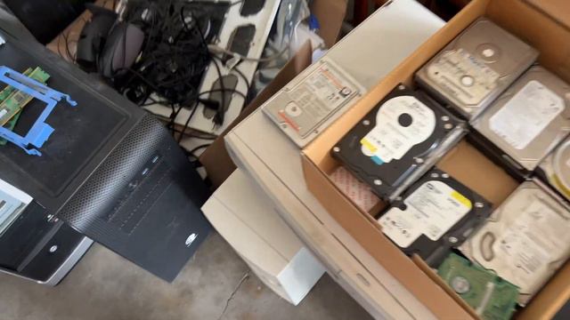 Four free vintage computers...Do they work? смотреть онлайн