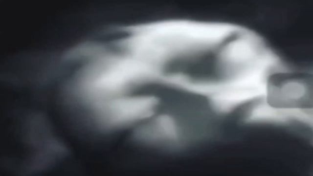 ПРИШЕЛЕЦ ИЗ КОСМОСА НЕ ХОЧЕТ ВСТАВАТЬ НА РАБОТУ смотреть онлайн