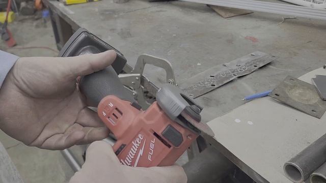 Milwaukee 2522-20 3