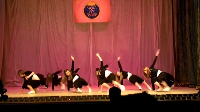 ХИП-ХОП НА ВЫСТУПЛЕНИИ смотреть онлайн