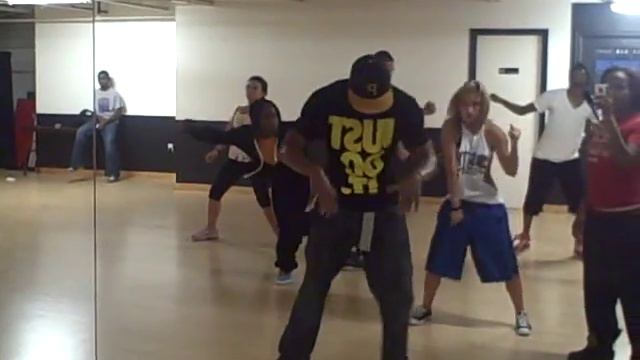 Jeremy Strong's Choreography to "Upstairs" by Trey Songz смотреть онлайн
