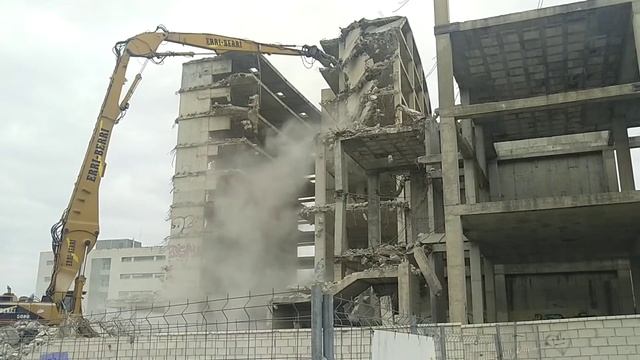 Зачем сносят хорошие недостроенные дома? смотреть онлайн