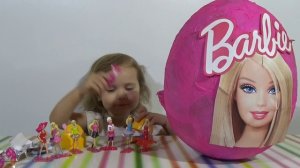 Барби киндер большое яйцо с сюрпризом открываем игрушки Giant surprise egg Barbi