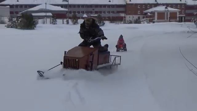 Покатушки на бешеном _Кроте_ по пухлому снегу. смотреть онлайн