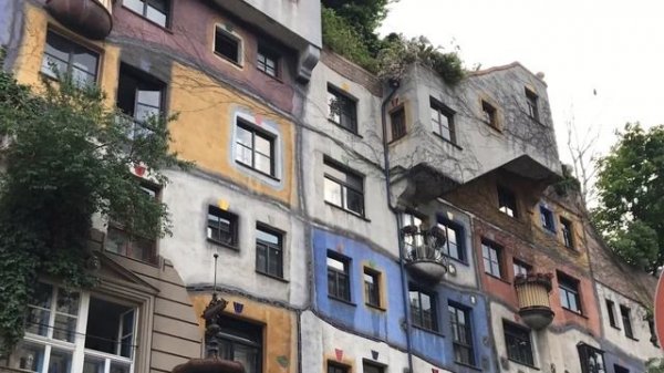 Austria, Wien, Haus Hundertwasser .Дом Хундертвассера.