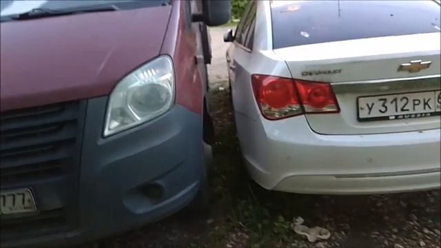 Как я ударил сам свою машину. Короче я вчера начудил. Ударил свою машину другой своей машиной. смотреть онлайн