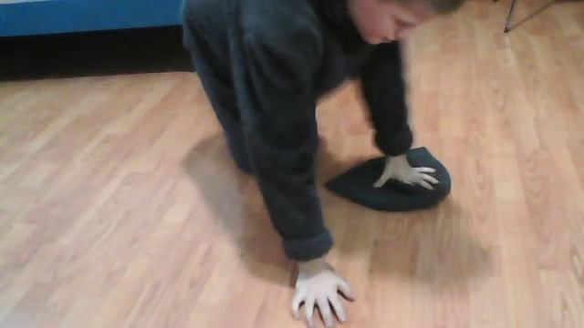 Powermove(кручение на черепахе) брейк-данс