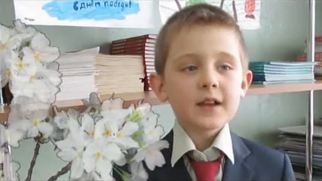 Дмитрий Викторов читает произведение «Красоту, что дарит нам природа» А. А. Суркова смотреть онлайн