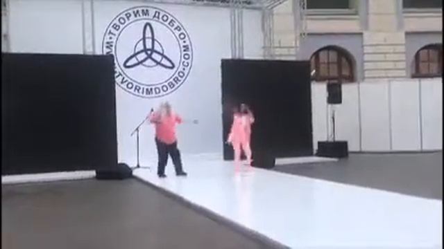 ГОСТИННЫЙ ДВОР - ТВОРИТЕ ДОБРО... ТАНЕЦ ВОЛШЕБНИКА... смотреть онлайн