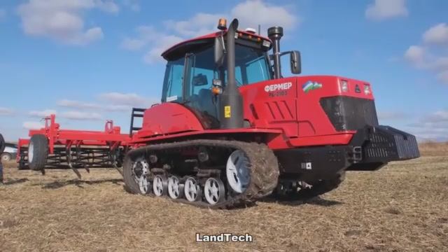 Новый гусеничный трактор для России! Сравнение тракторов ФЕРМЕР РБ-2103 и Кировец.mp4 смотреть онлайн