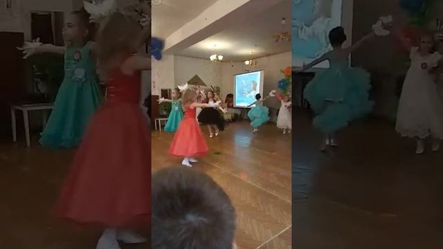 Танец голубей на выпускном в детском.саду!!! Садик 366.группа 9. смотреть онлайн