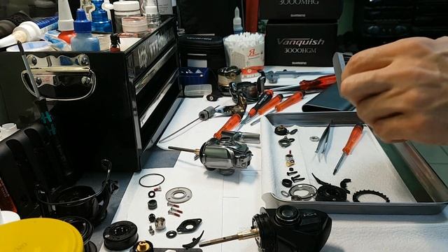 Сравнение двух топовых катушек Shimano 16Vanquish VS 17Exsence смотреть онлайн