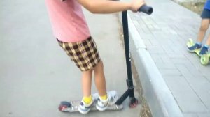 ЕЗДА ЗАДОМ НА САМОКАТЕ | Делаем трюк Fakee!!!