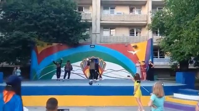 Сербское телевидение. Батл. Грибы и Серебро смотреть онлайн
